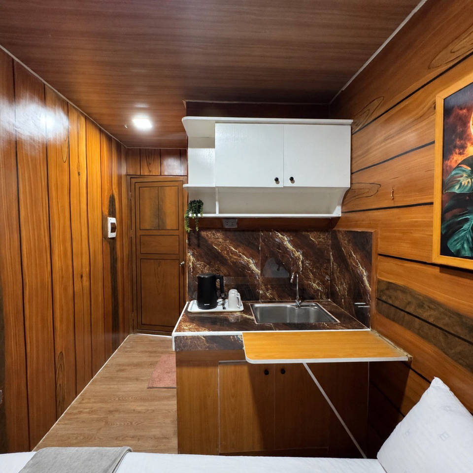 Solo or Couple Room