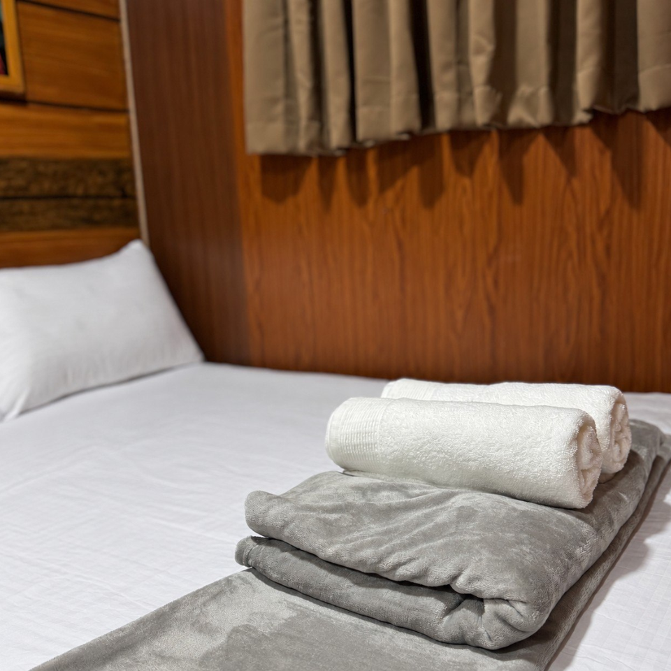 Solo or Couple Room